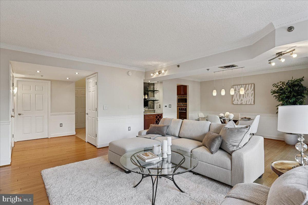 1276 N Wayne Street #418 photo 7