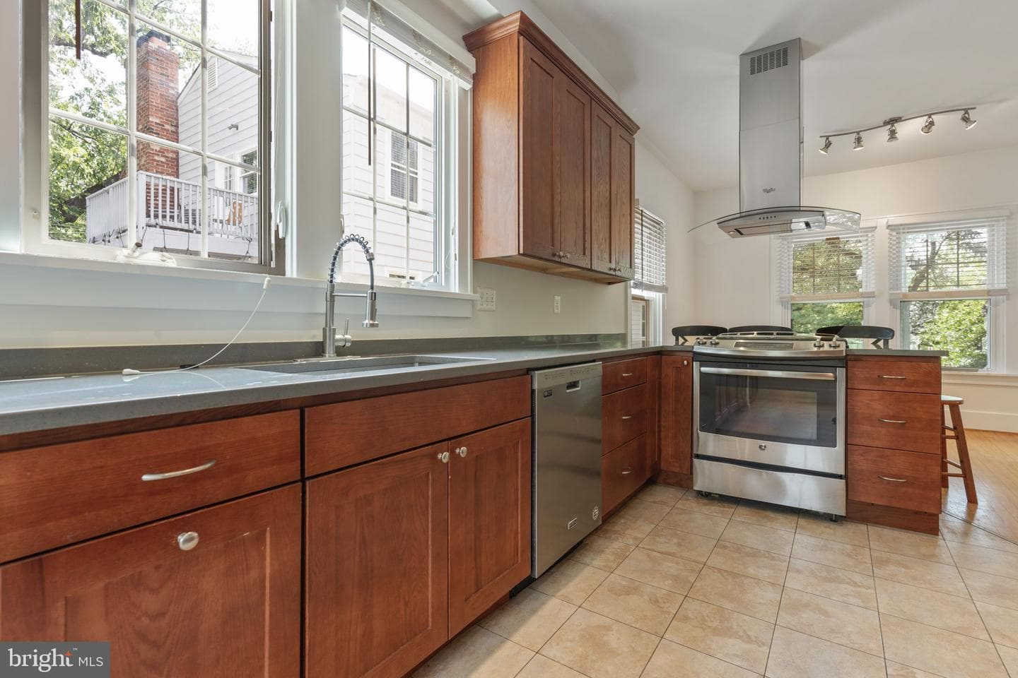 2629 Washington Boulevard photo 11