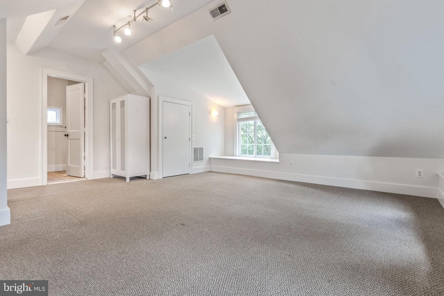 2629 Washington Boulevard photo 24