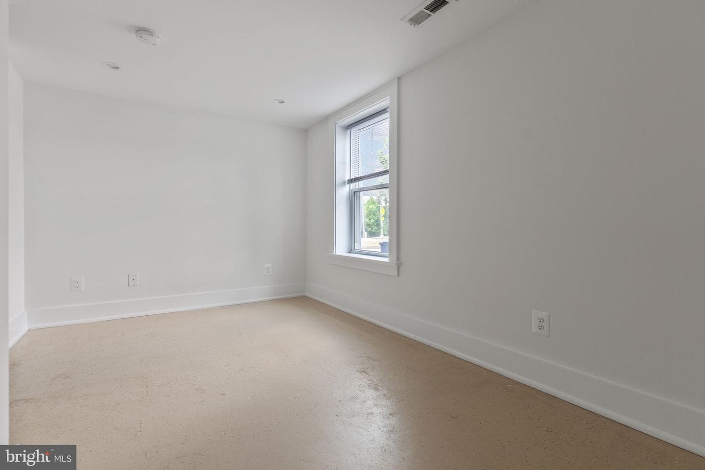 2629 Washington Boulevard photo 35