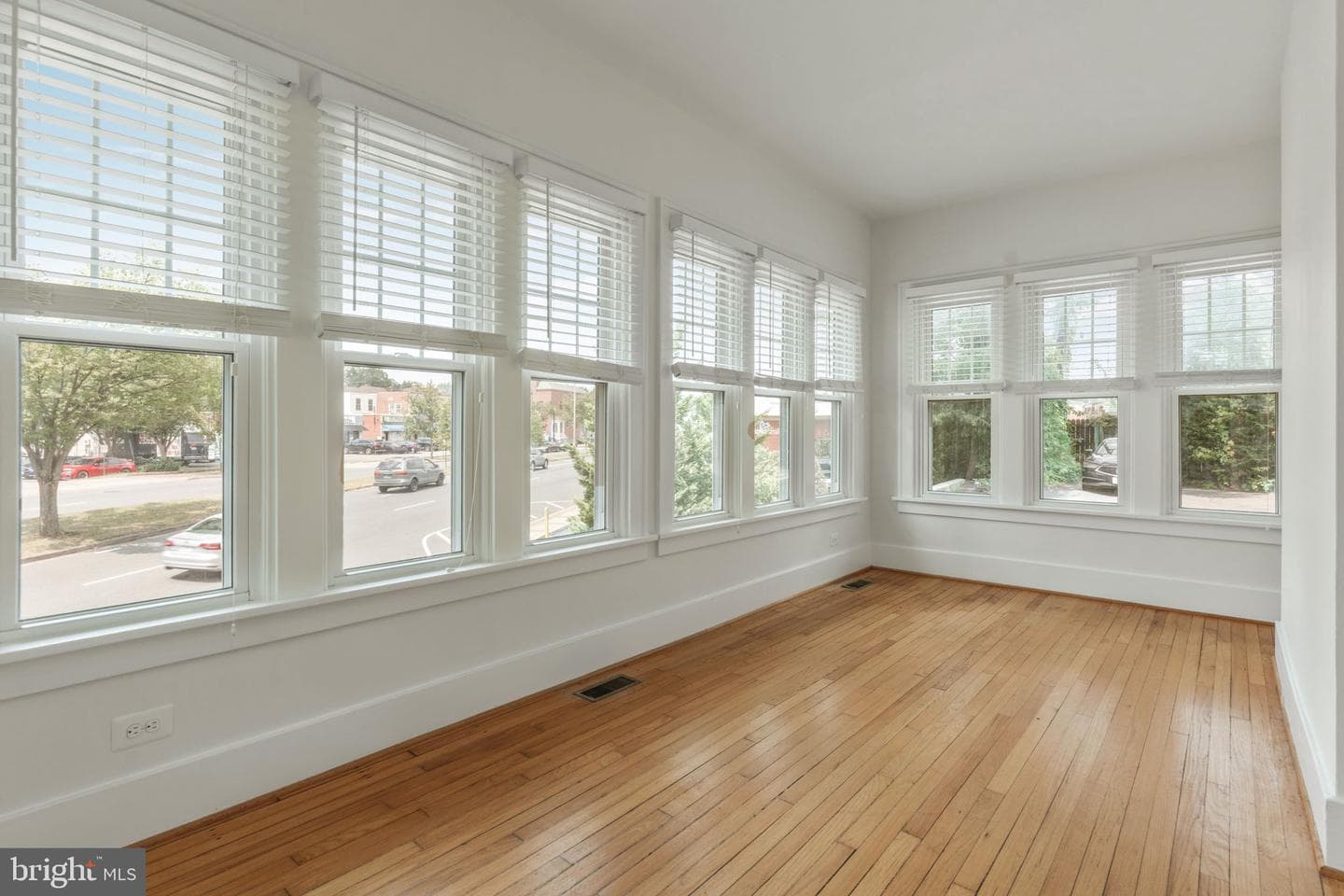 2629 Washington Boulevard photo 6