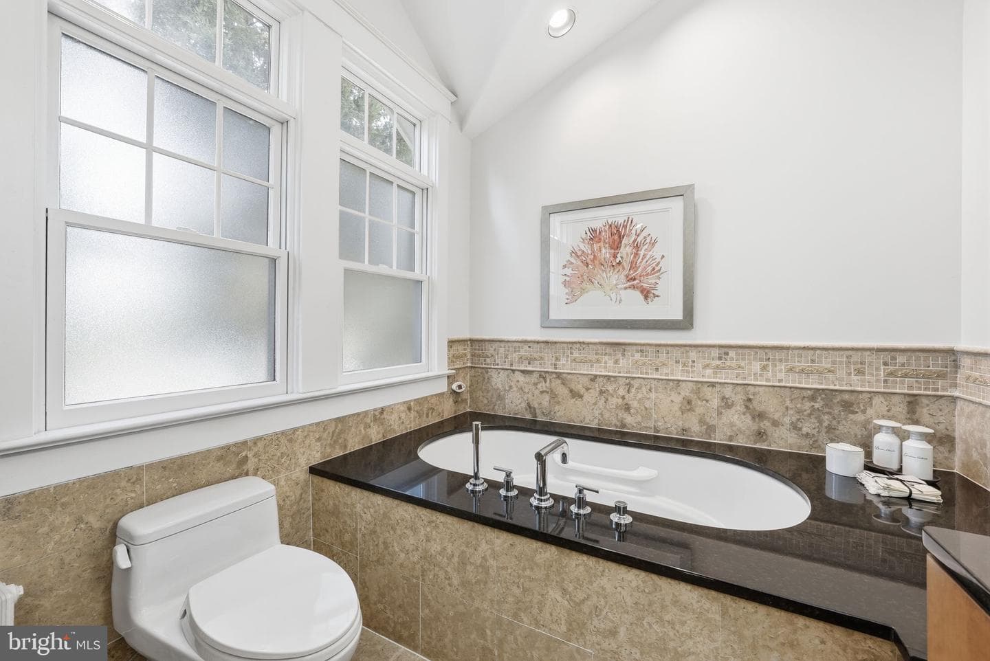 1526 N Edgewood Street photo 32
