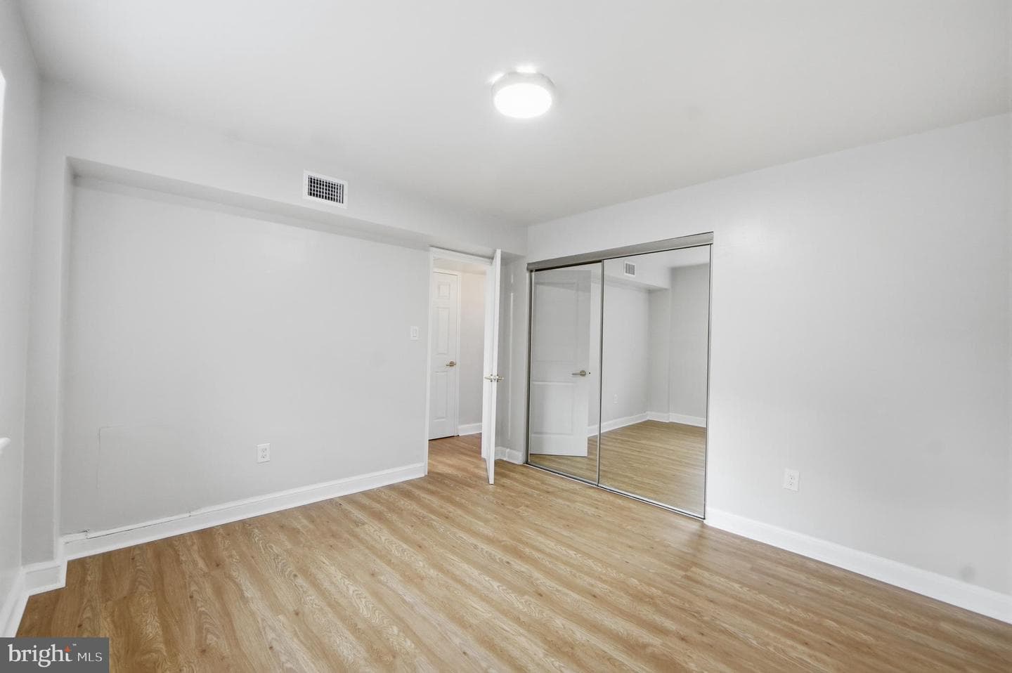 2105 N Scott Street #79 photo 13