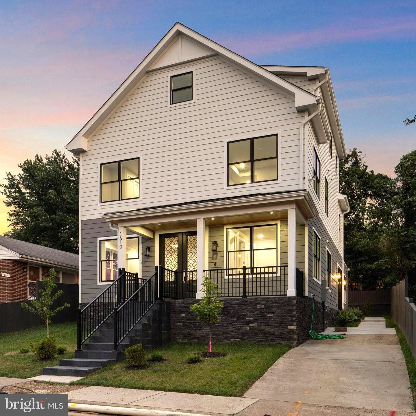 1610 12th Street S, Arlington