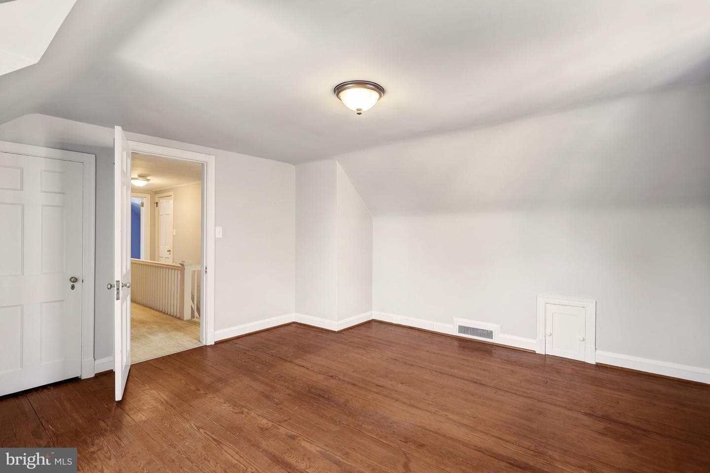 3916 Military Road photo 31