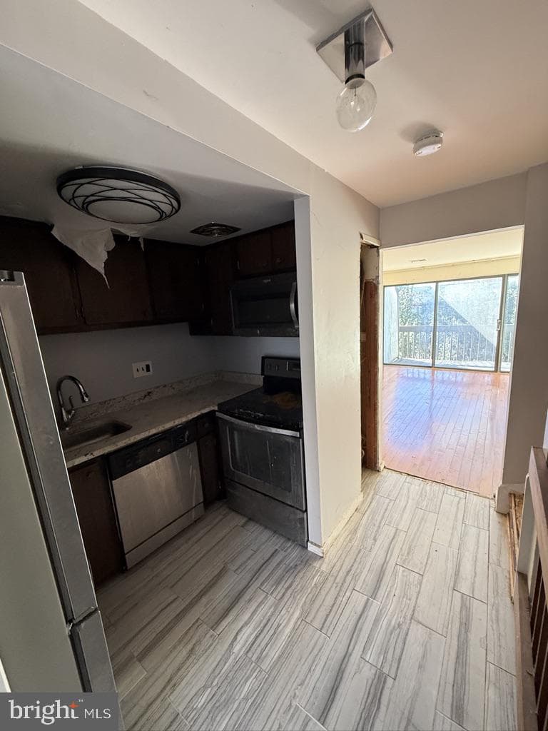 1231 N Quinn Street photo 16