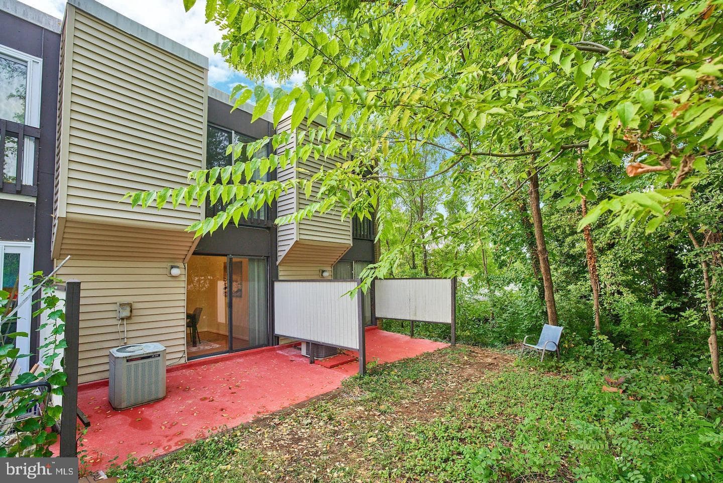 1231 N Quinn Street photo 3