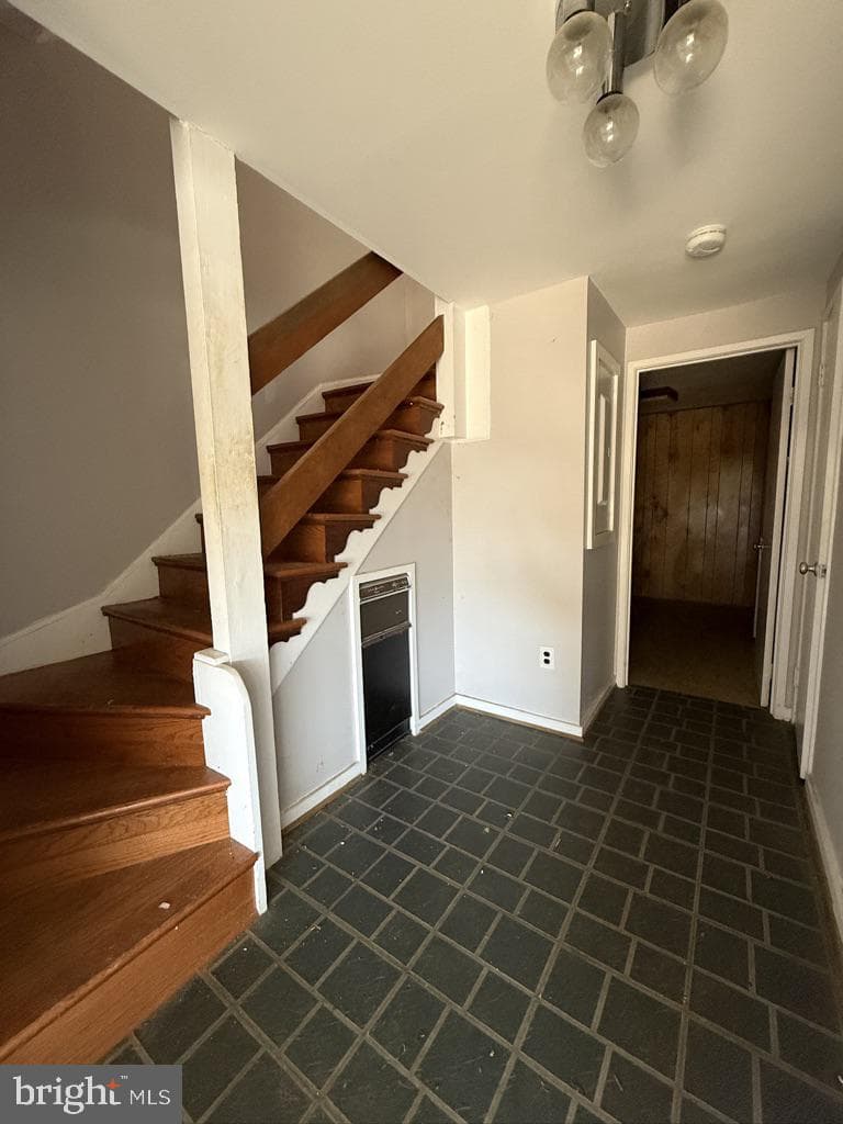 1231 N Quinn Street photo 5