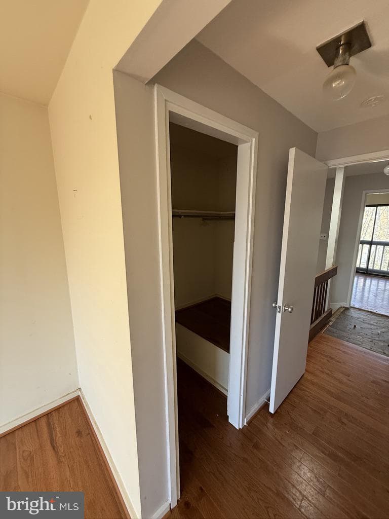 1231 N Quinn Street photo 8
