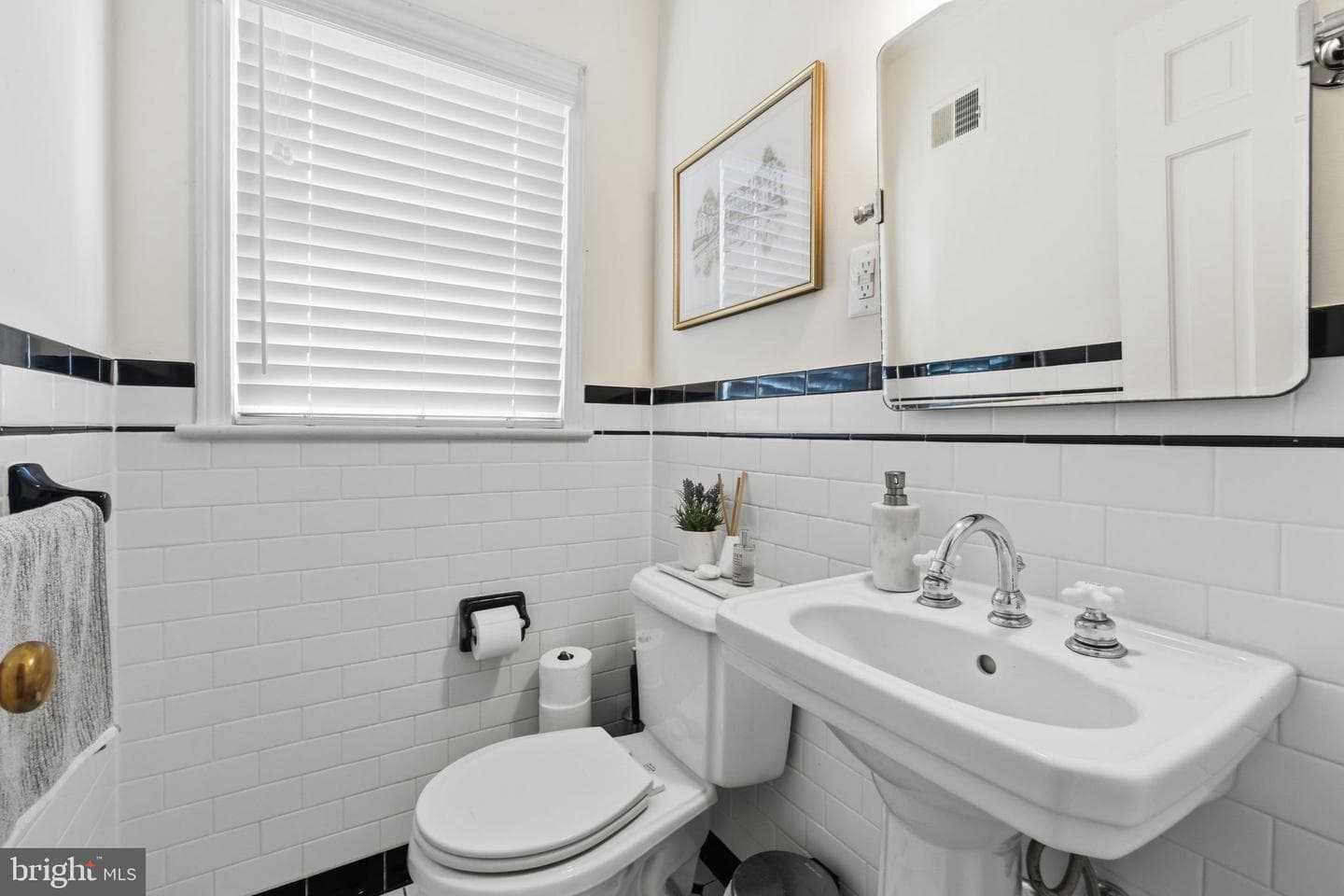 6060 N 9th Street N photo 23