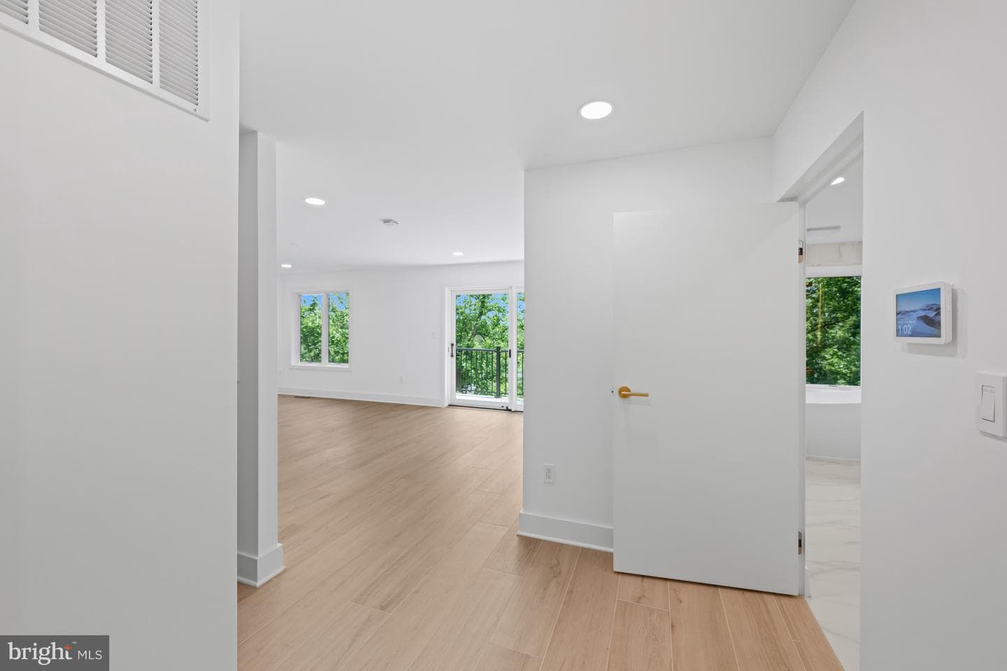 2321 N Richmond Street photo 27
