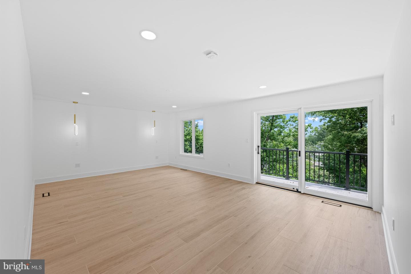 2321 N Richmond Street photo 28