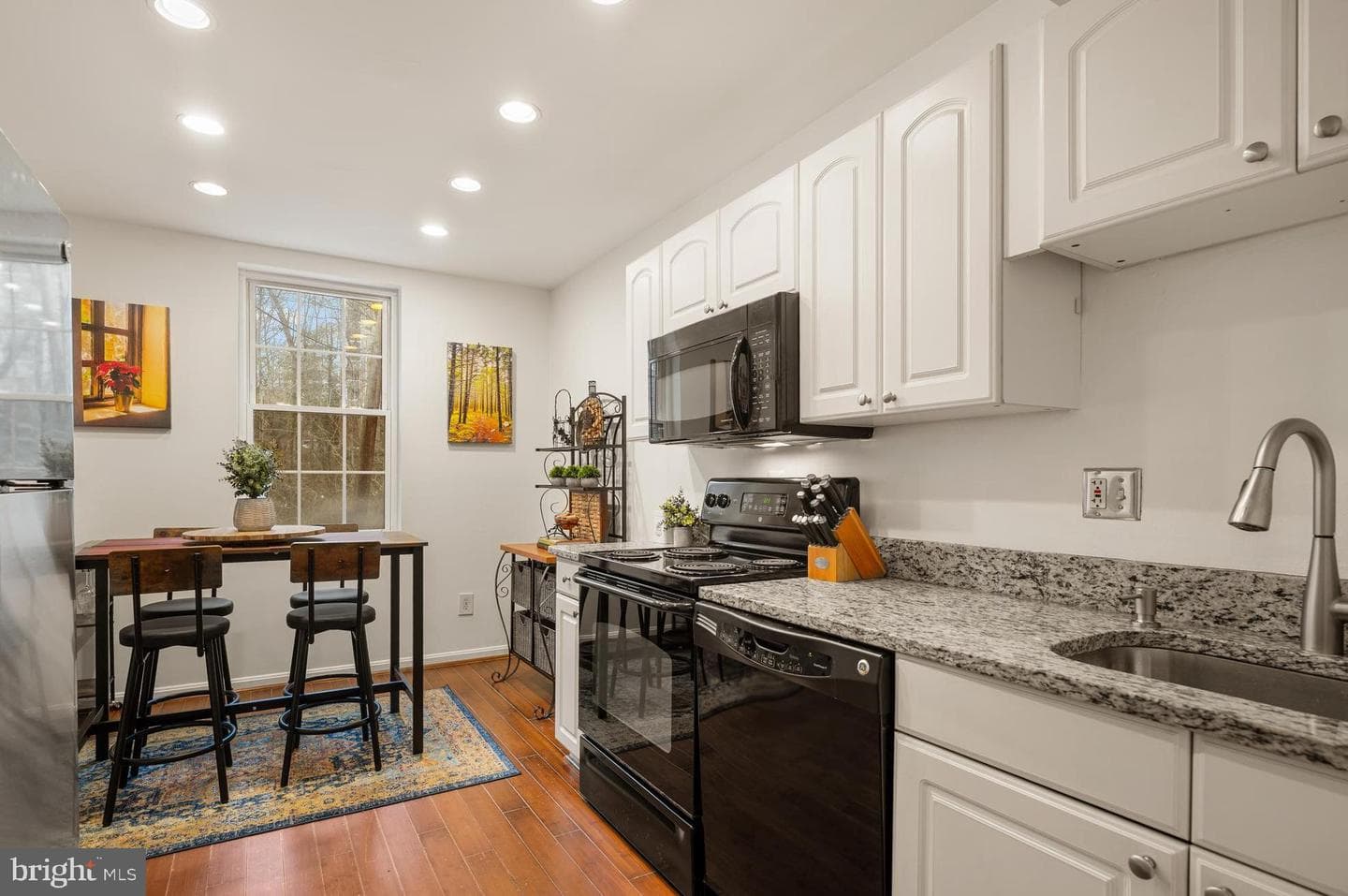 1913 N Rhodes Street N #15 photo 3