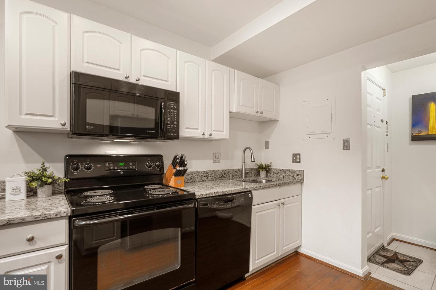 1913 N Rhodes Street N #15 photo 5