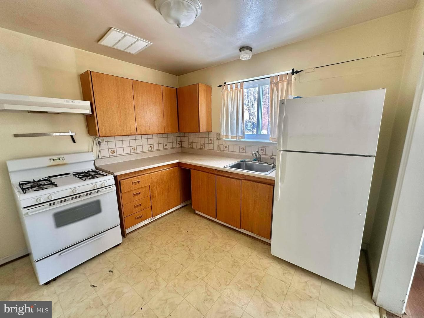 1818 N Adams Street photo 5