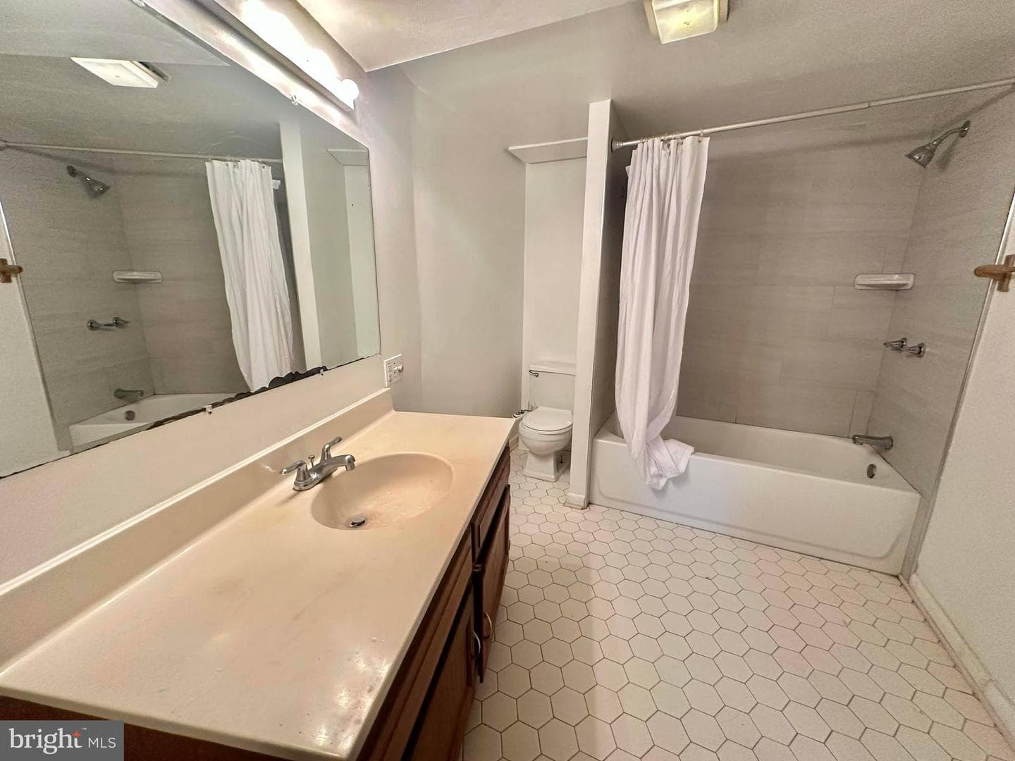 1818 N Adams Street photo 6