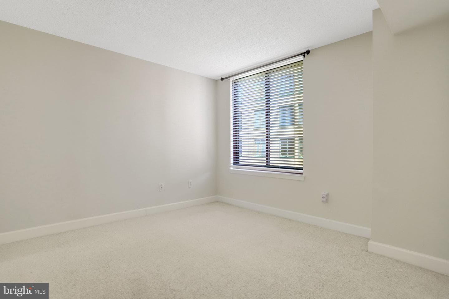 1201 N Garfield Street #612 photo 14