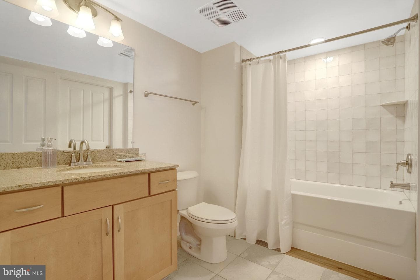 1201 N Garfield Street #612 photo 16