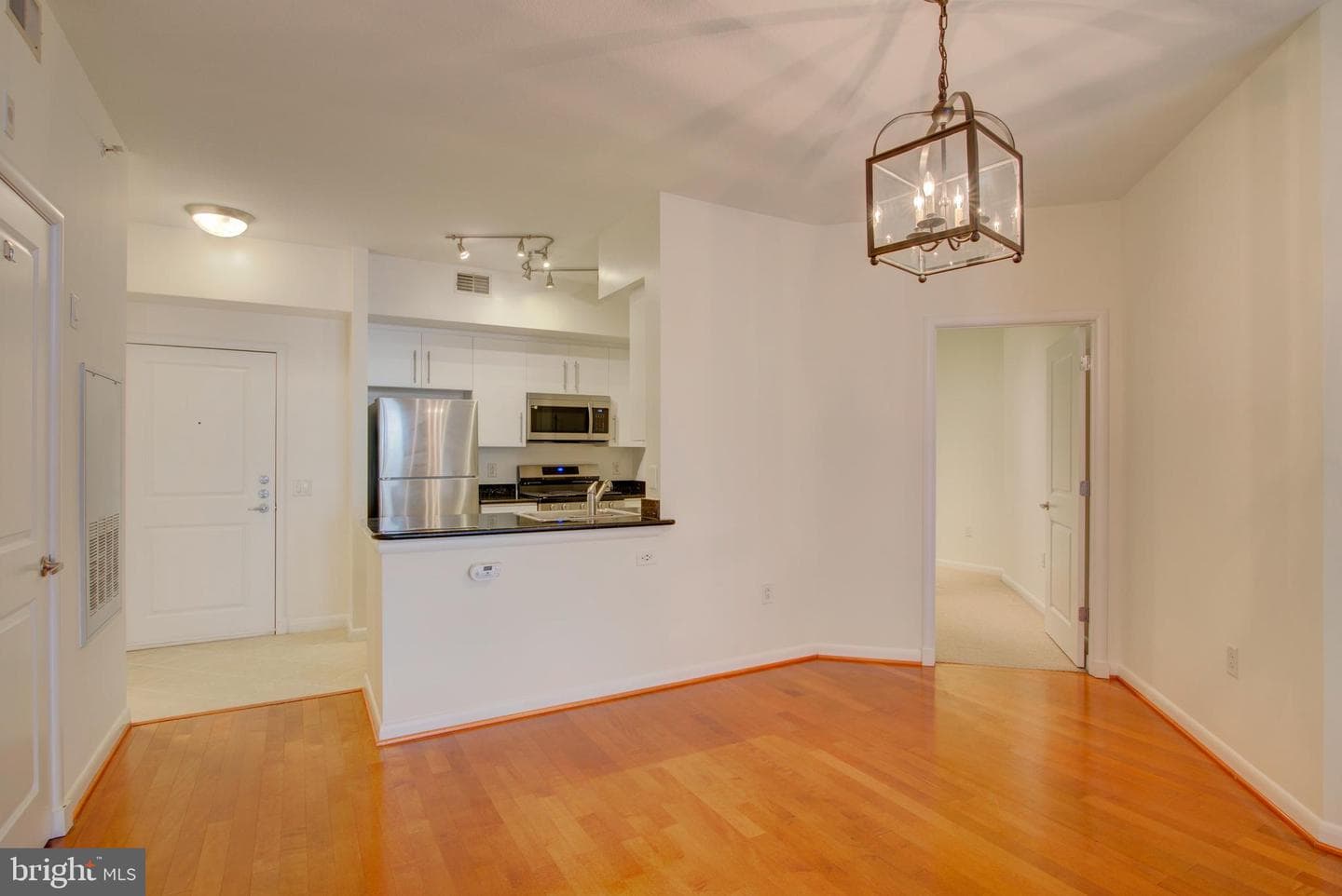 1021 N Garfield Street #132 photo 16