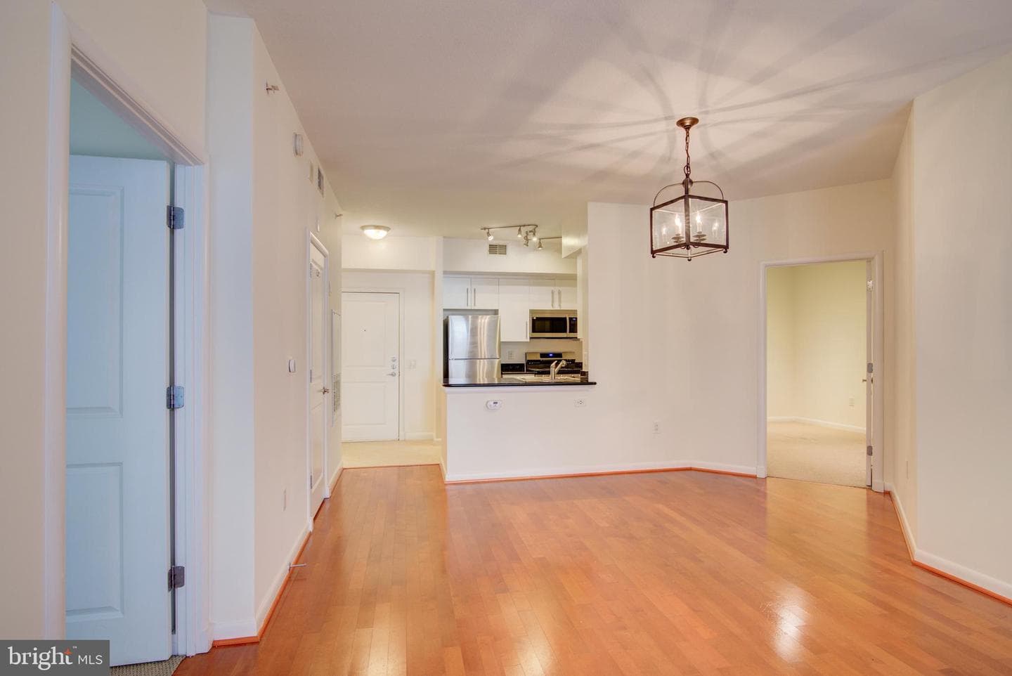 1021 N Garfield Street #132 photo 17