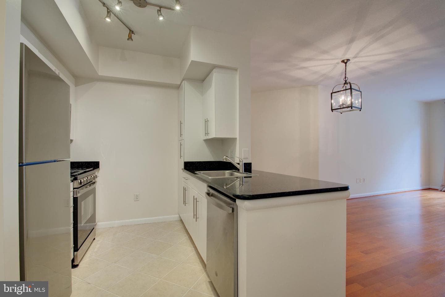 1021 N Garfield Street #132 photo 7