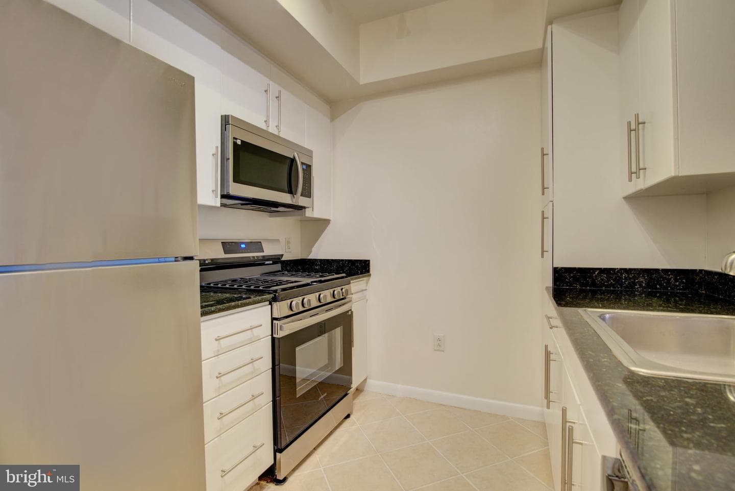 1021 N Garfield Street #132 photo 8