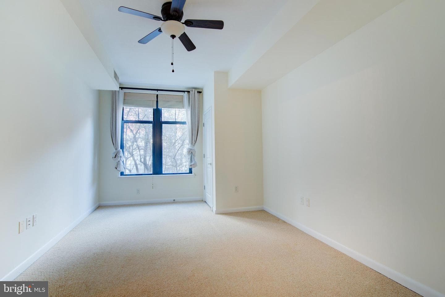1021 N Garfield Street #132 photo 9