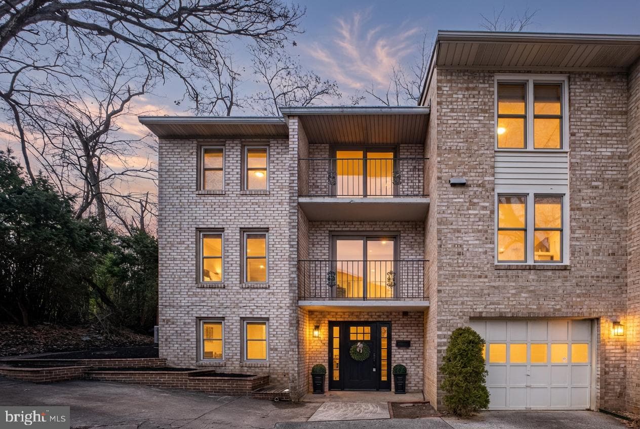2134 Military Road photo 2