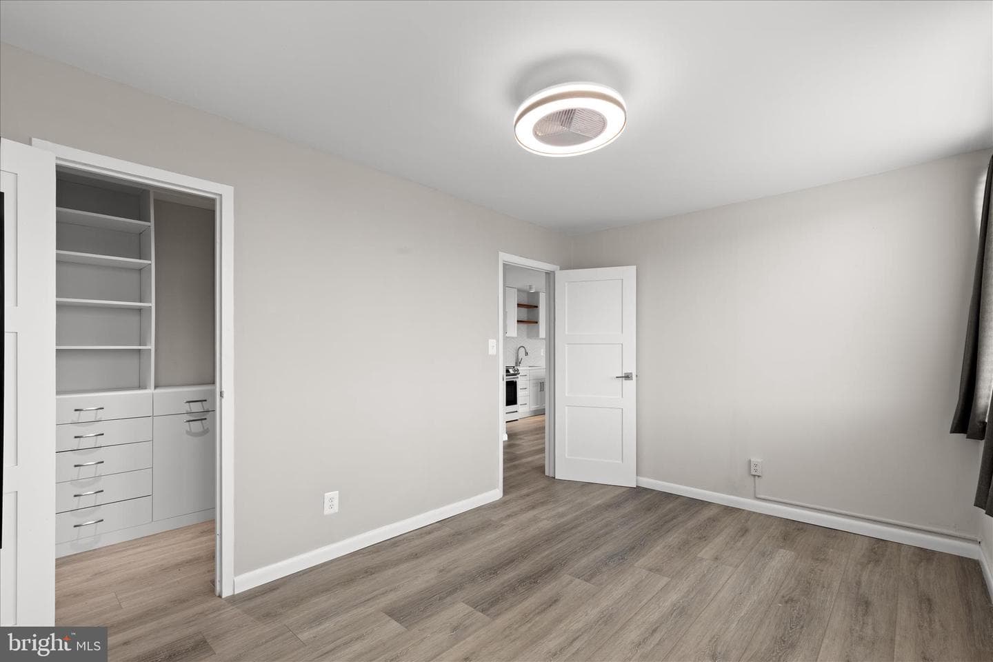 1301 S Arlington Ridge Road #609 photo 18