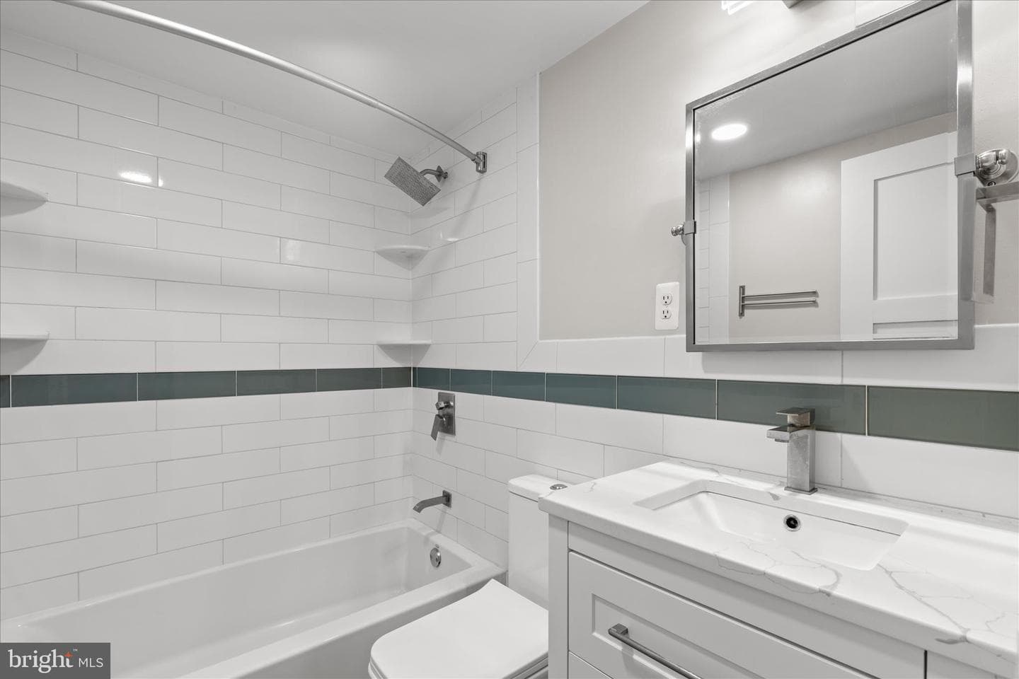 1301 S Arlington Ridge Road #609 photo 21