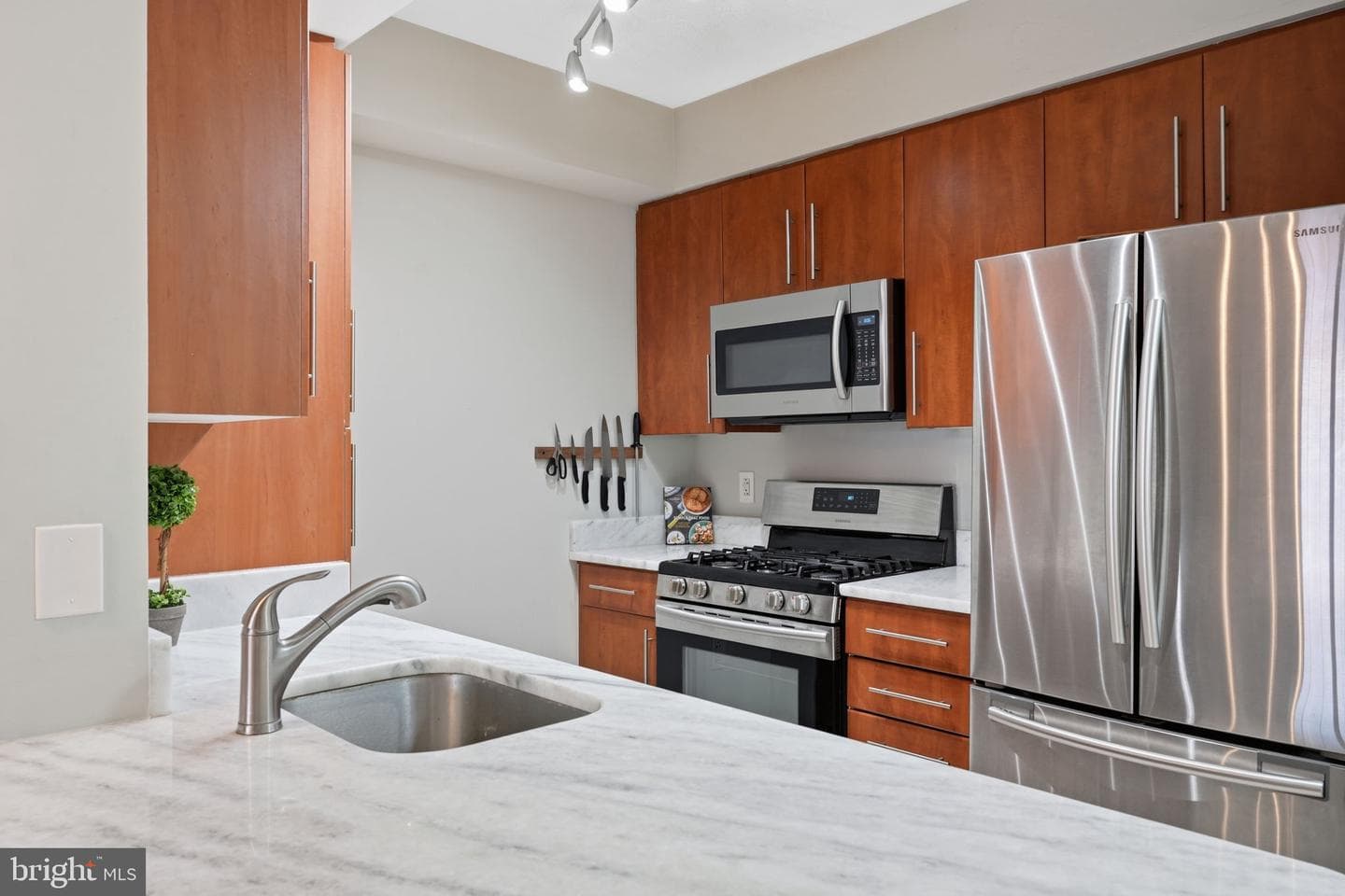 1021 N Garfield Street #531 photo 11