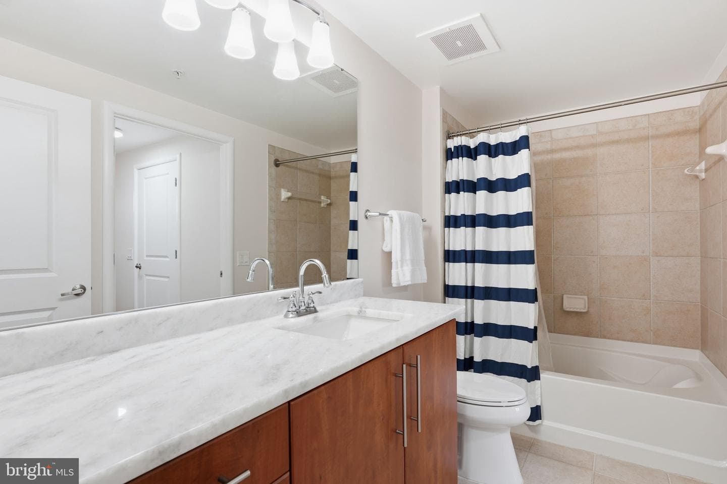 1021 N Garfield Street #531 photo 24