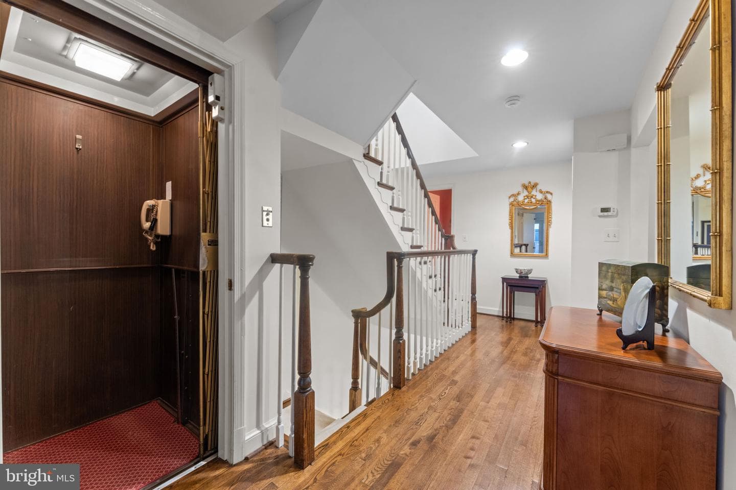 2407 S Queen Street photo 21