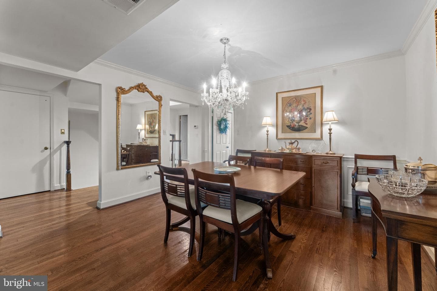 2407 S Queen Street photo 25