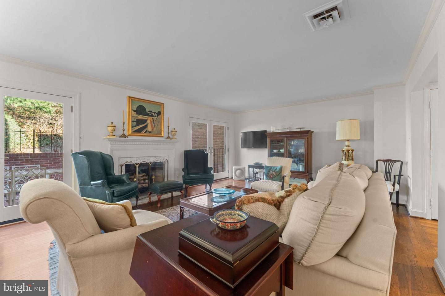 2407 S Queen Street photo 27