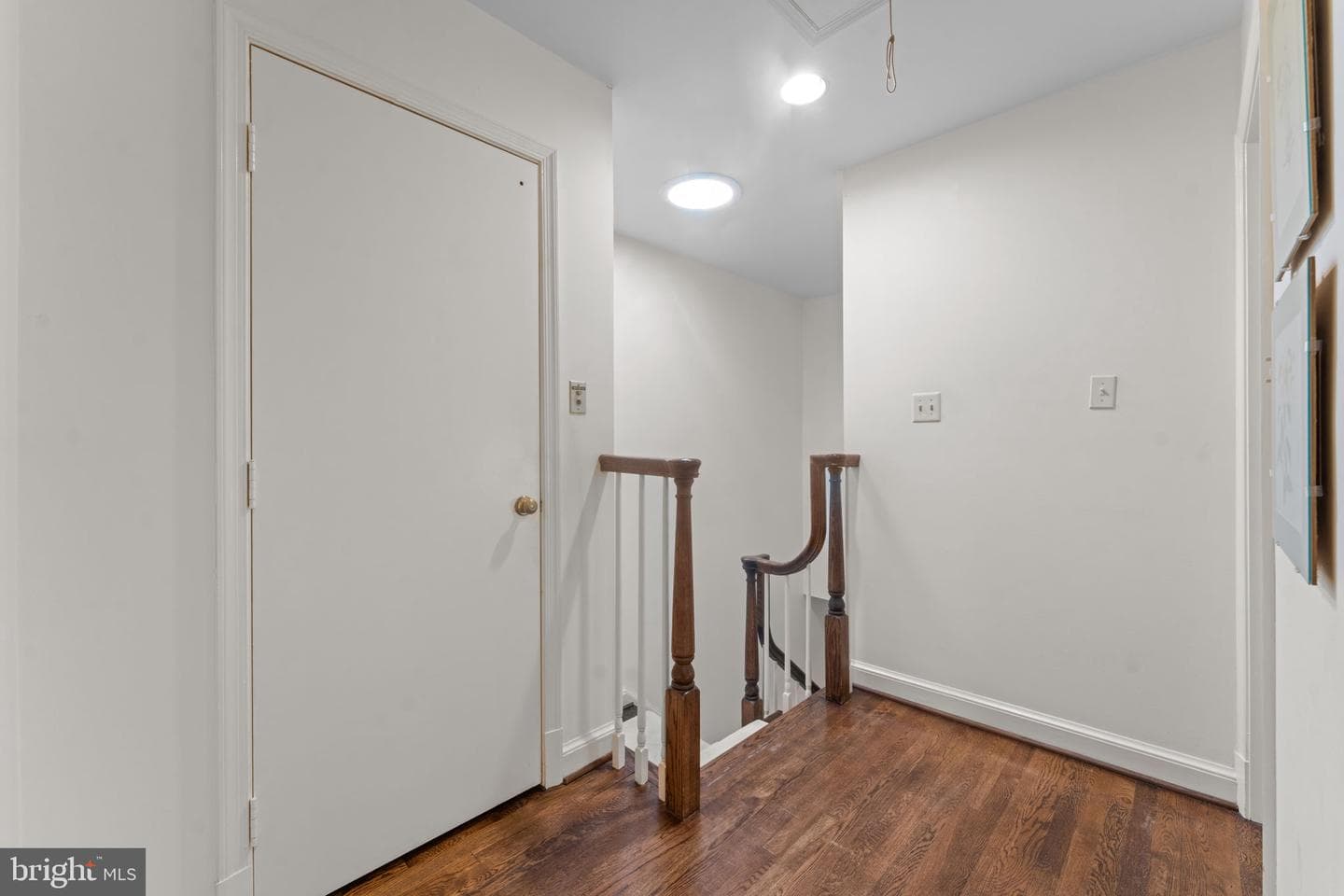 2407 S Queen Street photo 37