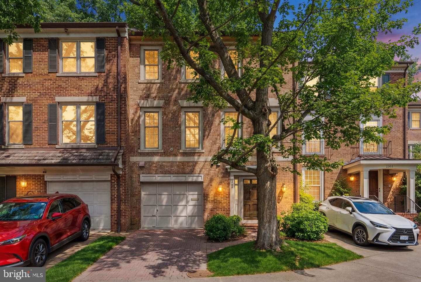 2407 S Queen Street photo 4