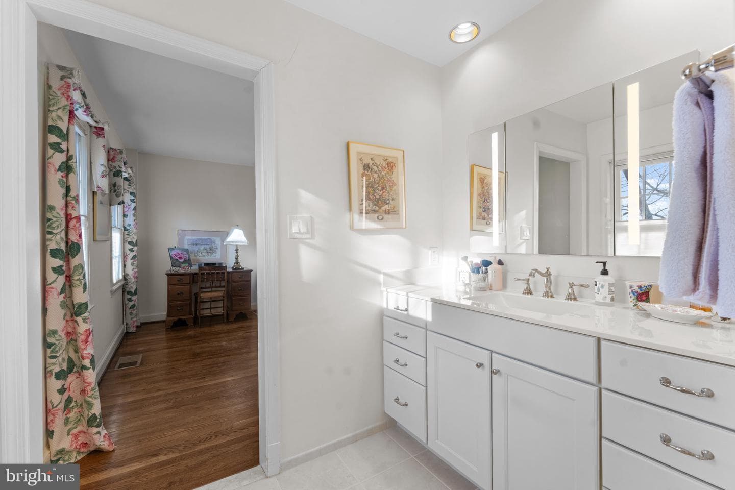 2407 S Queen Street photo 44