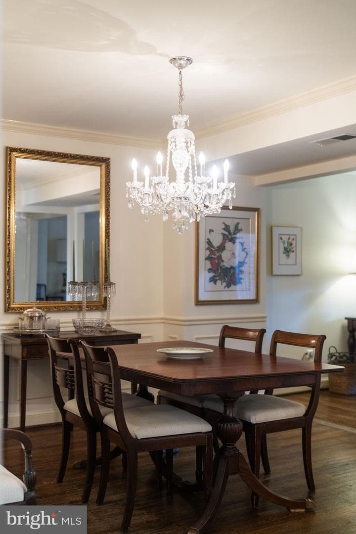 2407 S Queen Street photo 52