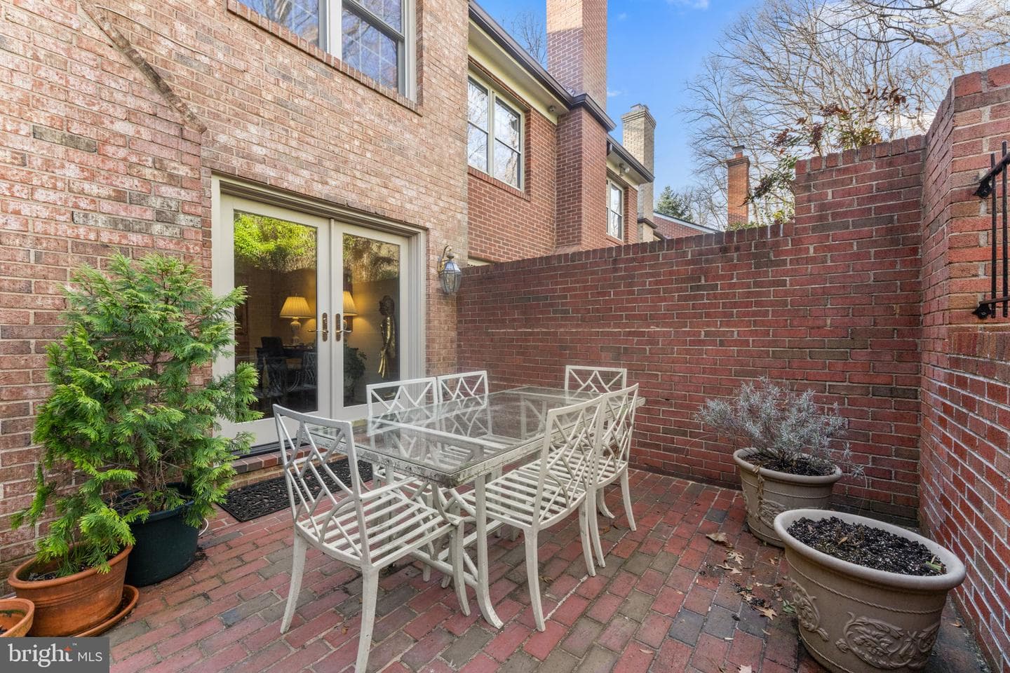 2407 S Queen Street photo 7