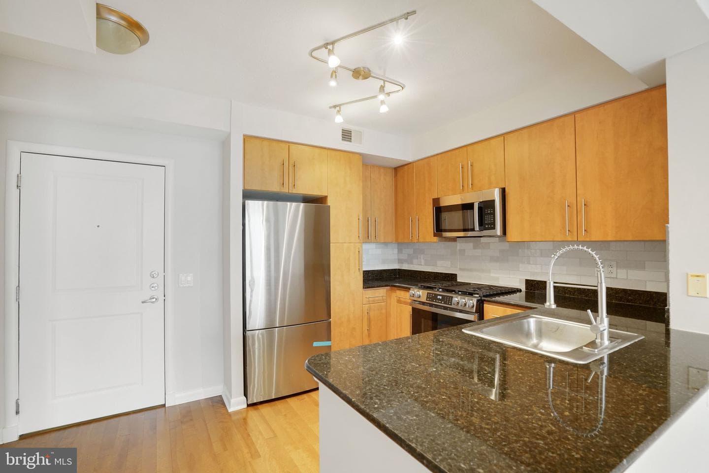 1021 N Garfield Street #740 photo 10