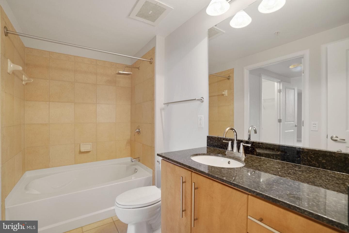 1021 N Garfield Street #740 photo 14
