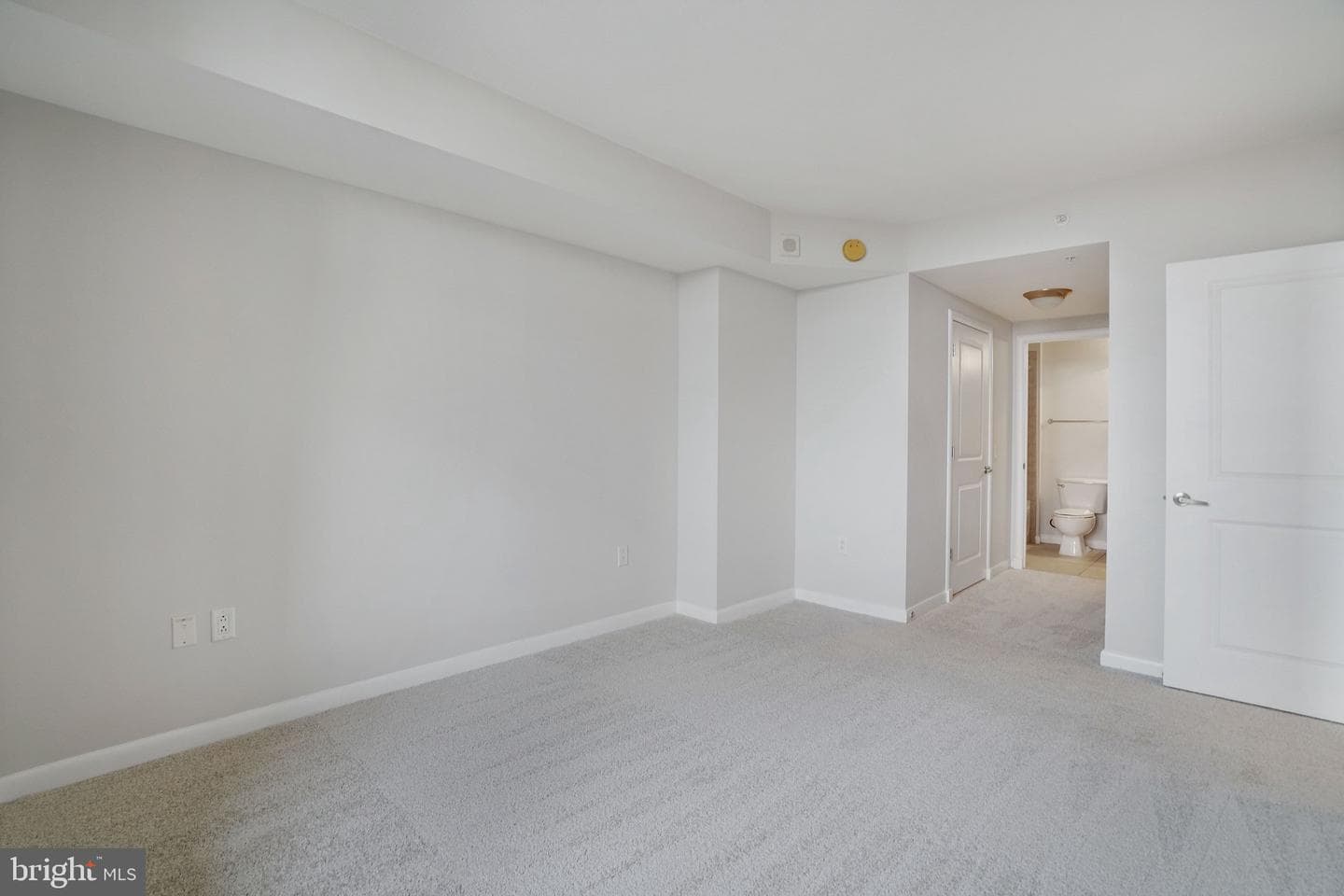 1021 N Garfield Street #740 photo 20