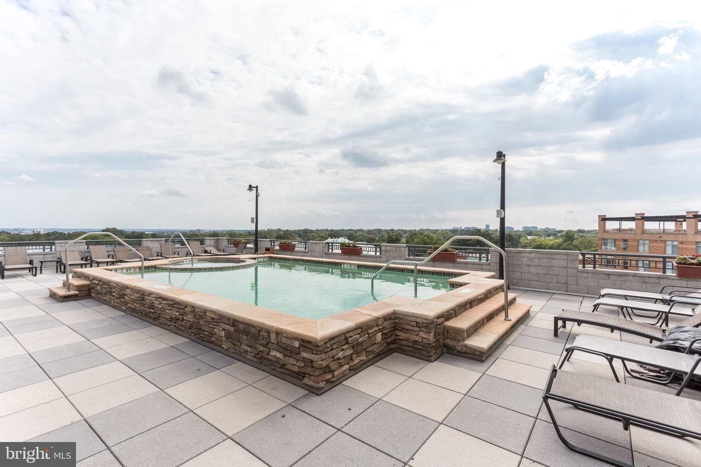 1021 N Garfield Street #740 photo 24