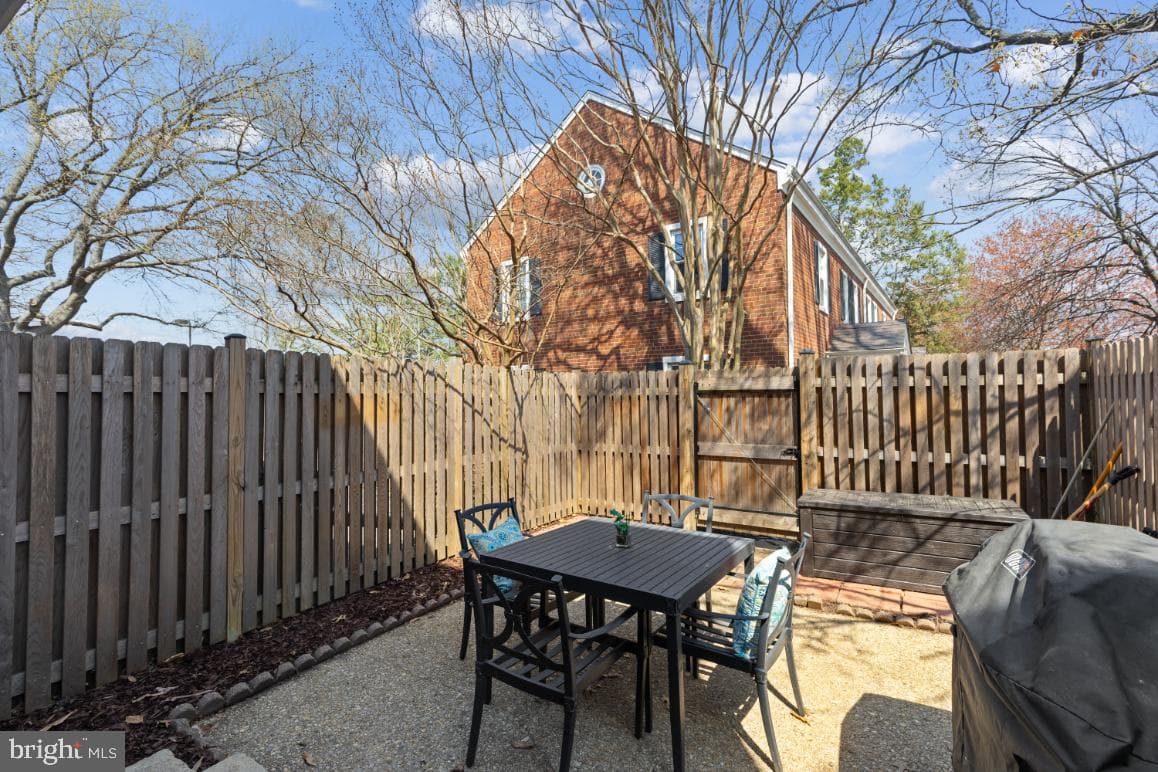 3045 S Abingdon Street photo 13