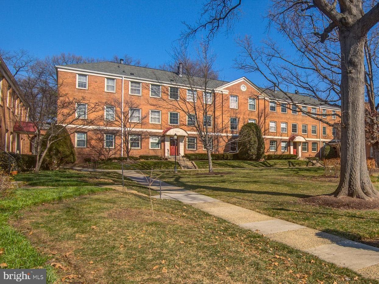 2509 Arlington Boulevard #301
