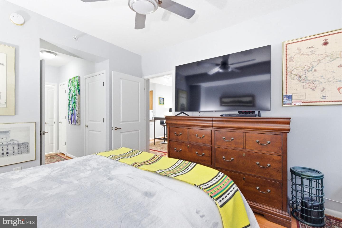 1021 N Garfield Street #404 photo 15