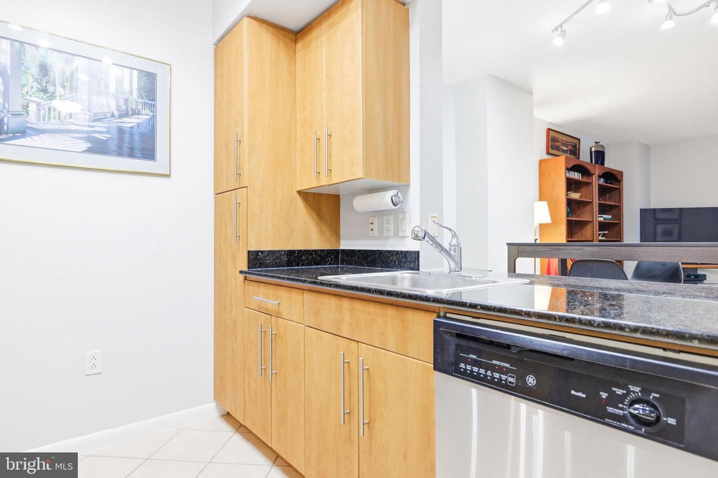 1021 N Garfield Street #404 photo 18