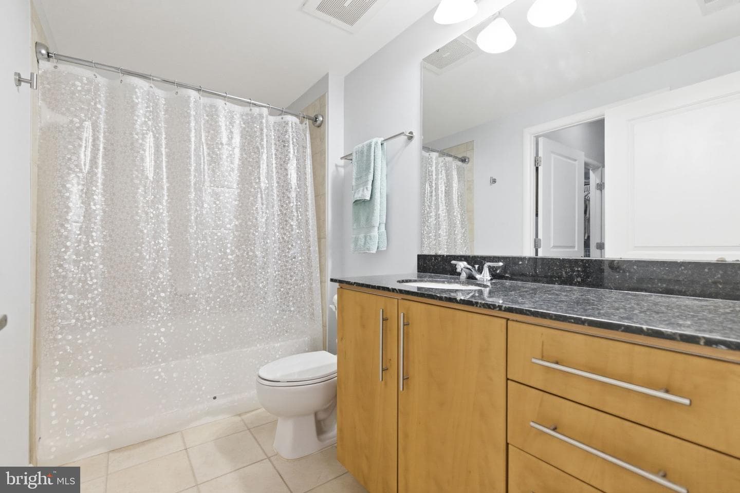 1021 N Garfield Street #404 photo 22