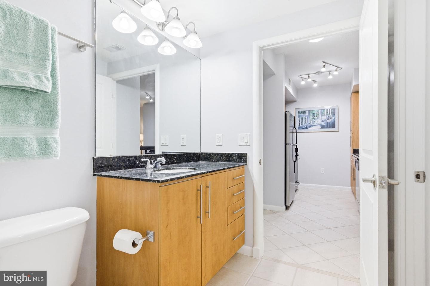 1021 N Garfield Street #404 photo 26